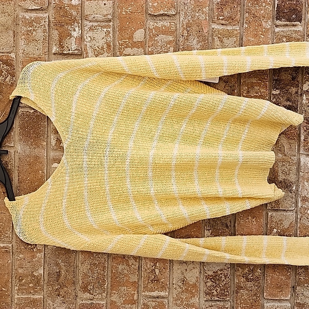 Trendy Reversible Sunshine 🌞 Yellow and White Striped long sleeve top